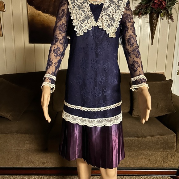 Jessica McClintock • Size 8 • Vintage • Dress • Purple • Floral Lace • Victorian - Picture 8 of 16